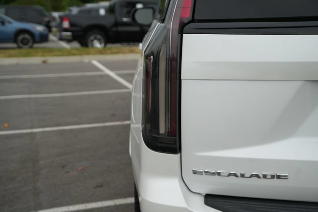 Used 2022 Cadillac Escalade ESV Sport w/ Touring Package AWD/4WD image 48
