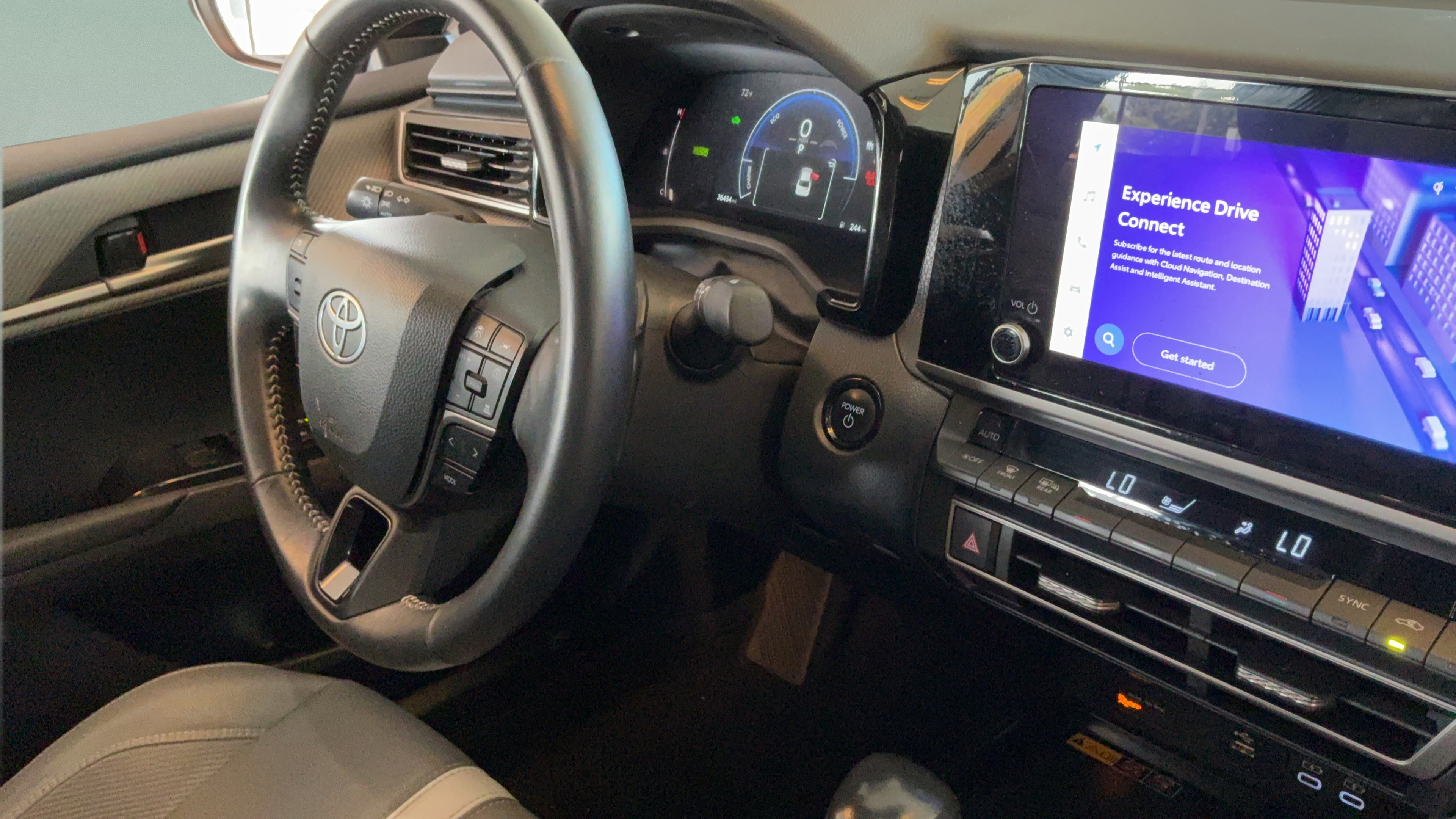Used 2025 Toyota Camry SE w/ Convenience Package FWD image 37