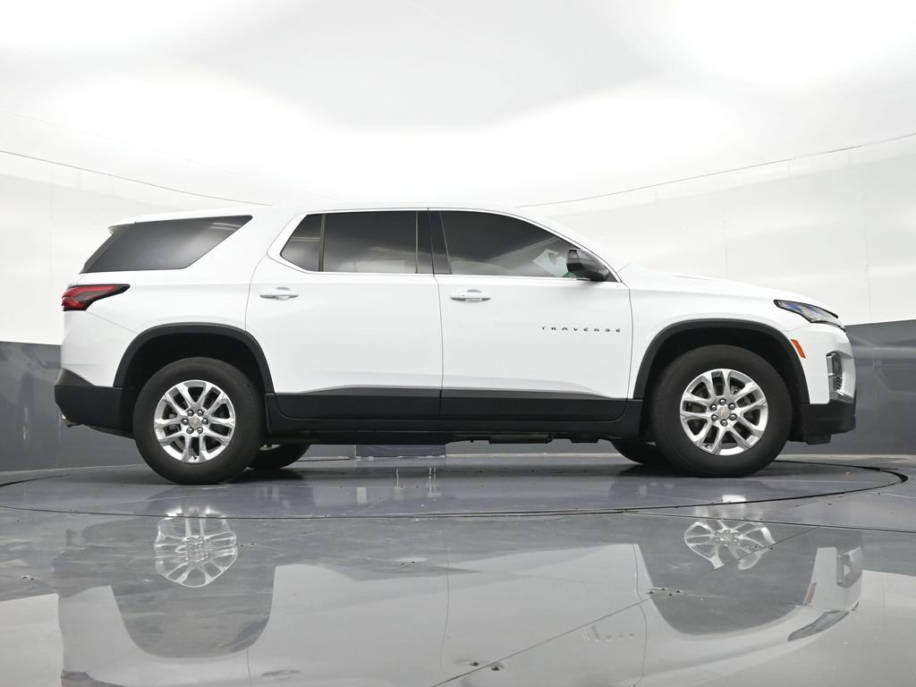 Used 2023 Chevrolet Traverse LS FWD image 29