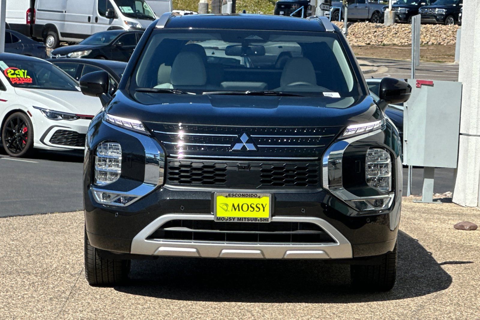 New 2025 Mitsubishi Outlander SEL image 8