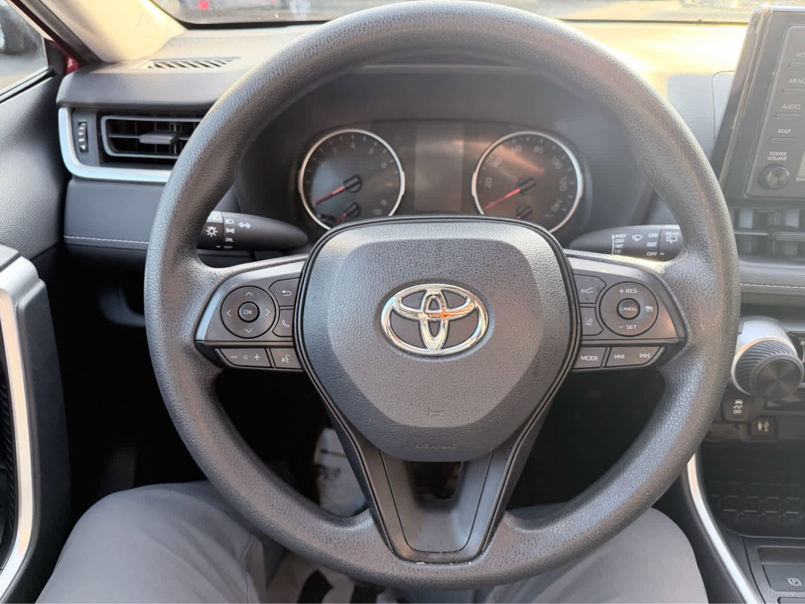 Used 2019 Toyota RAV4 LE image 22