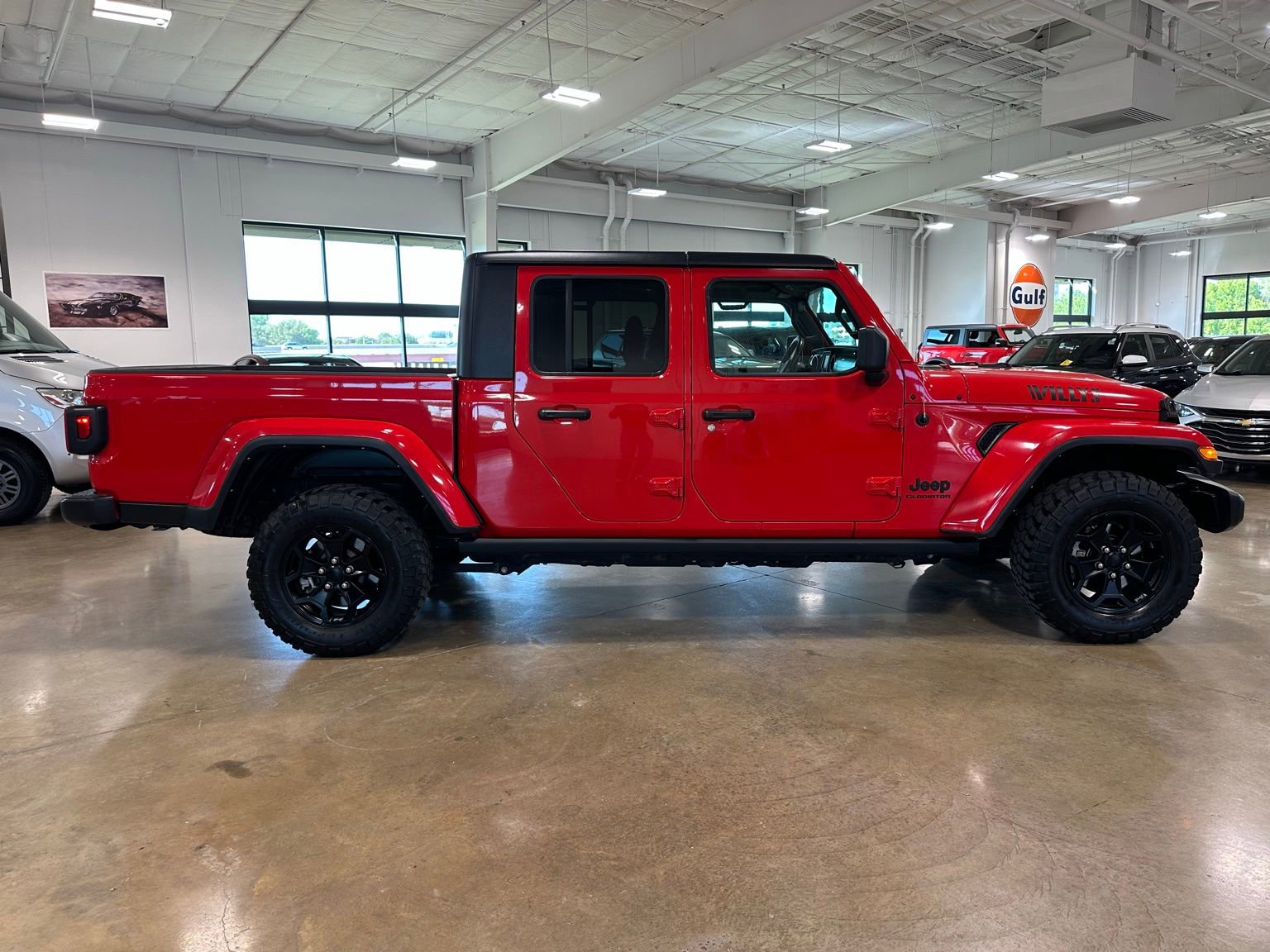 Used 2021 Jeep Gladiator Willys image 8
