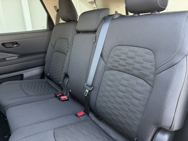 New 2026 Nissan Pathfinder S image 14