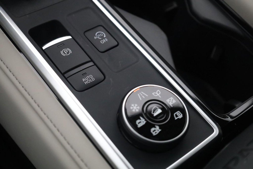 New 2026 Nissan Pathfinder SL image 18