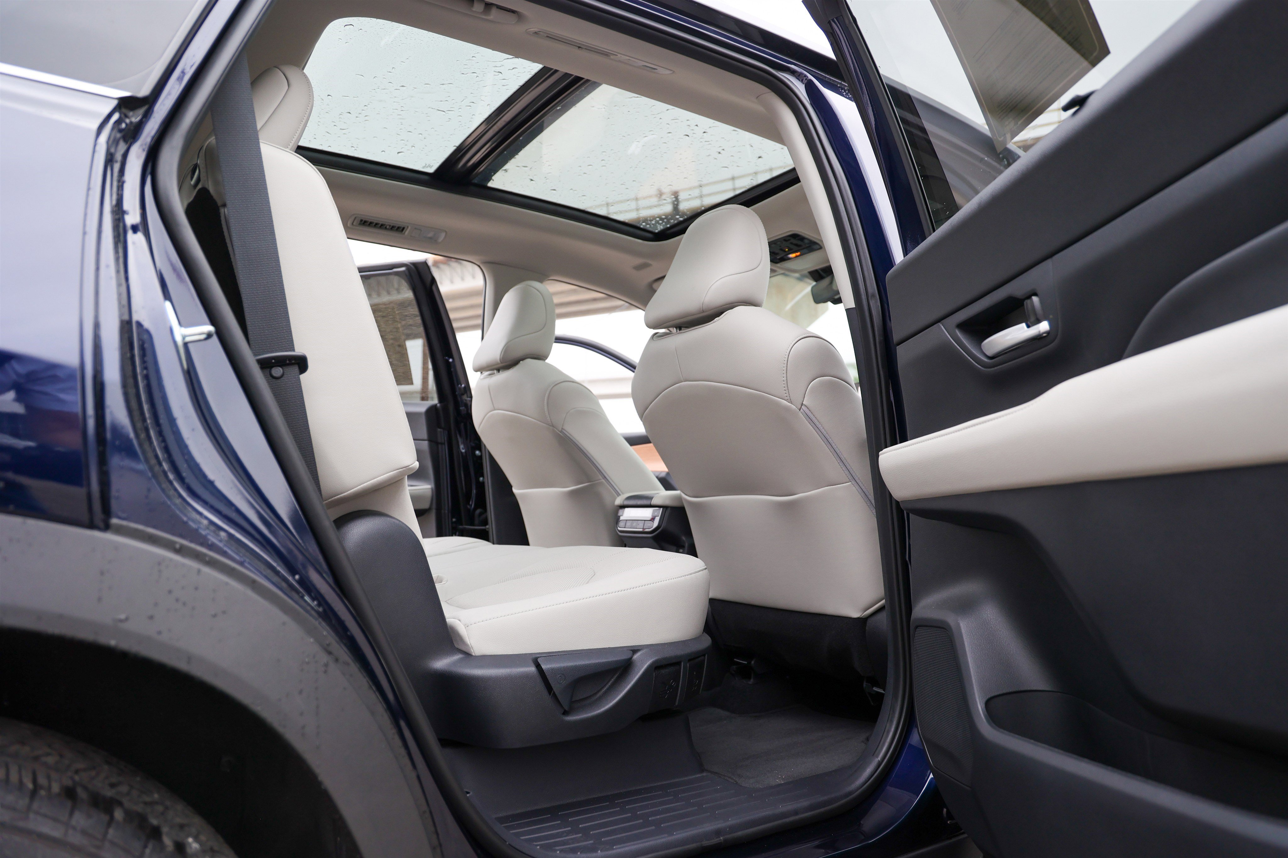 Certified 2025 Toyota Grand Highlander FWD image 46