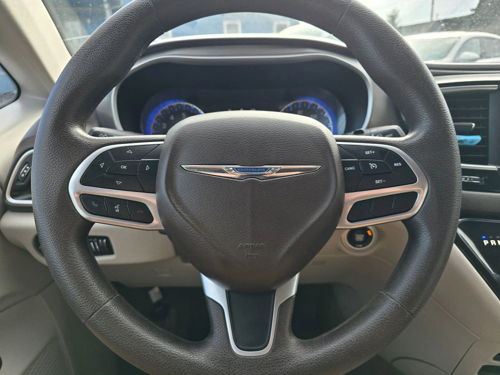 Used 2021 Chrysler Voyager Lxi image 24