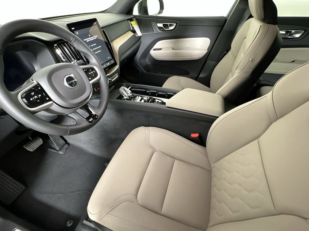New 2026 Volvo XC60 B5 Core image 13