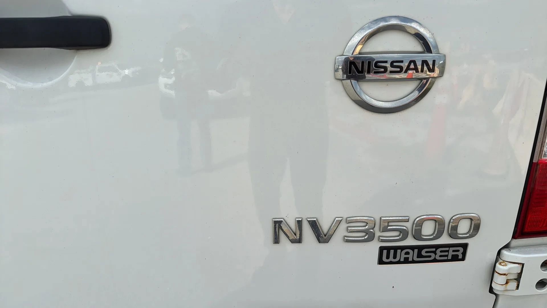 Used 2018 Nissan NV 3500 SV w/ Navigation Package image 5