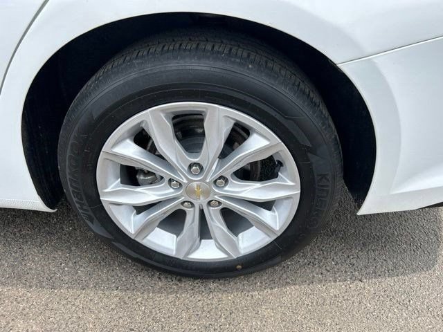 Used 2022 Chevrolet Malibu LT FWD image 48