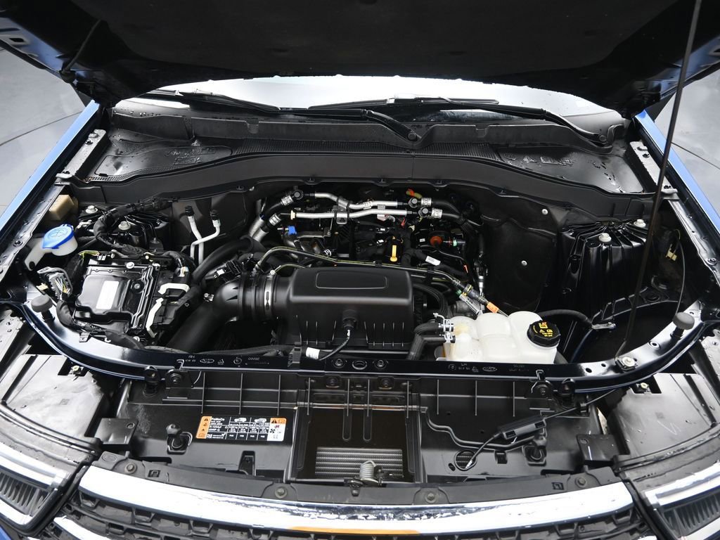 Used 2022 Ford Explorer XLT w/ Equipment Group 202A image 32