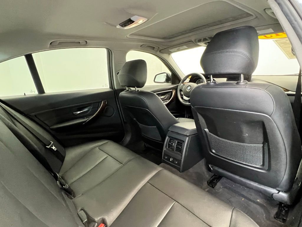 Used 2015 BMW 328i xDrive Sedan AWD/4WD image 8
