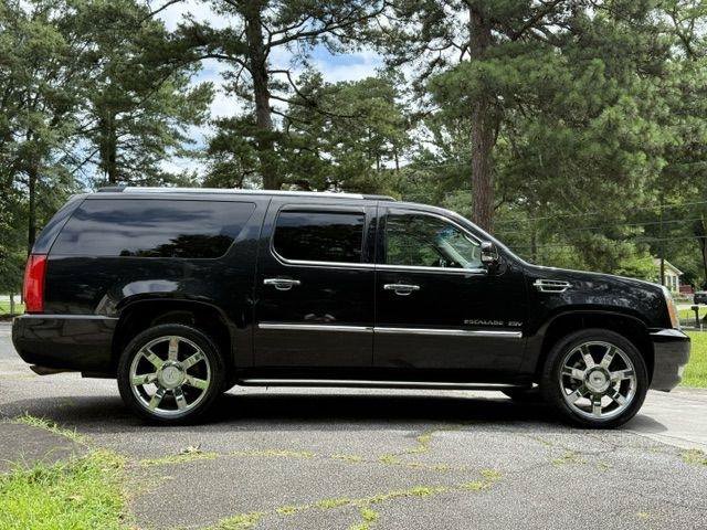 Used 2013 Cadillac Escalade ESV Luxury AWD/4WD image 23