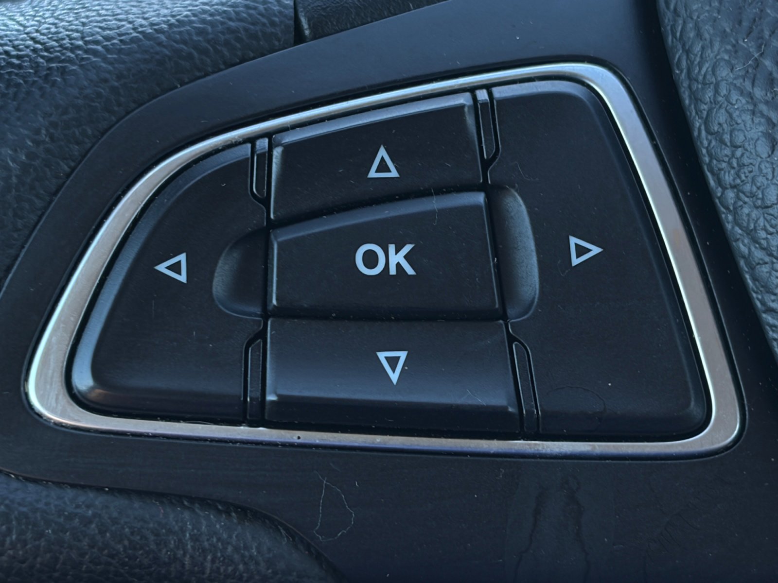 Used 2019 Ford Escape Titanium image 33