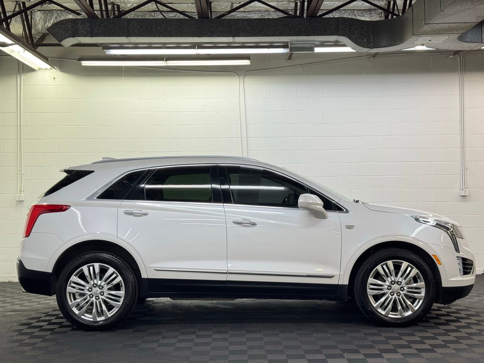 Used 2018 Cadillac XT5 Premium Luxury image 4