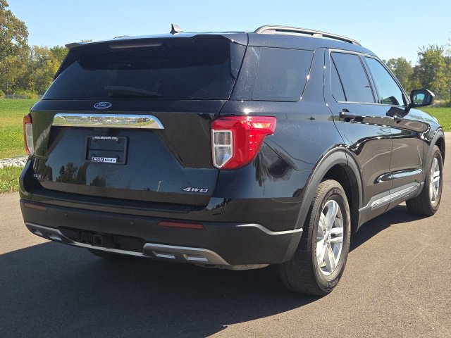 Used 2021 Ford Explorer XLT w/ Equipment Group 202A AWD/4WD image 7