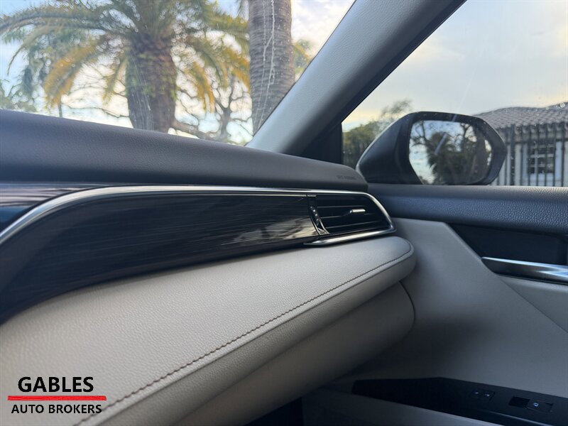Used 2018 Toyota Camry LE w/ Convenience Package FWD image 17