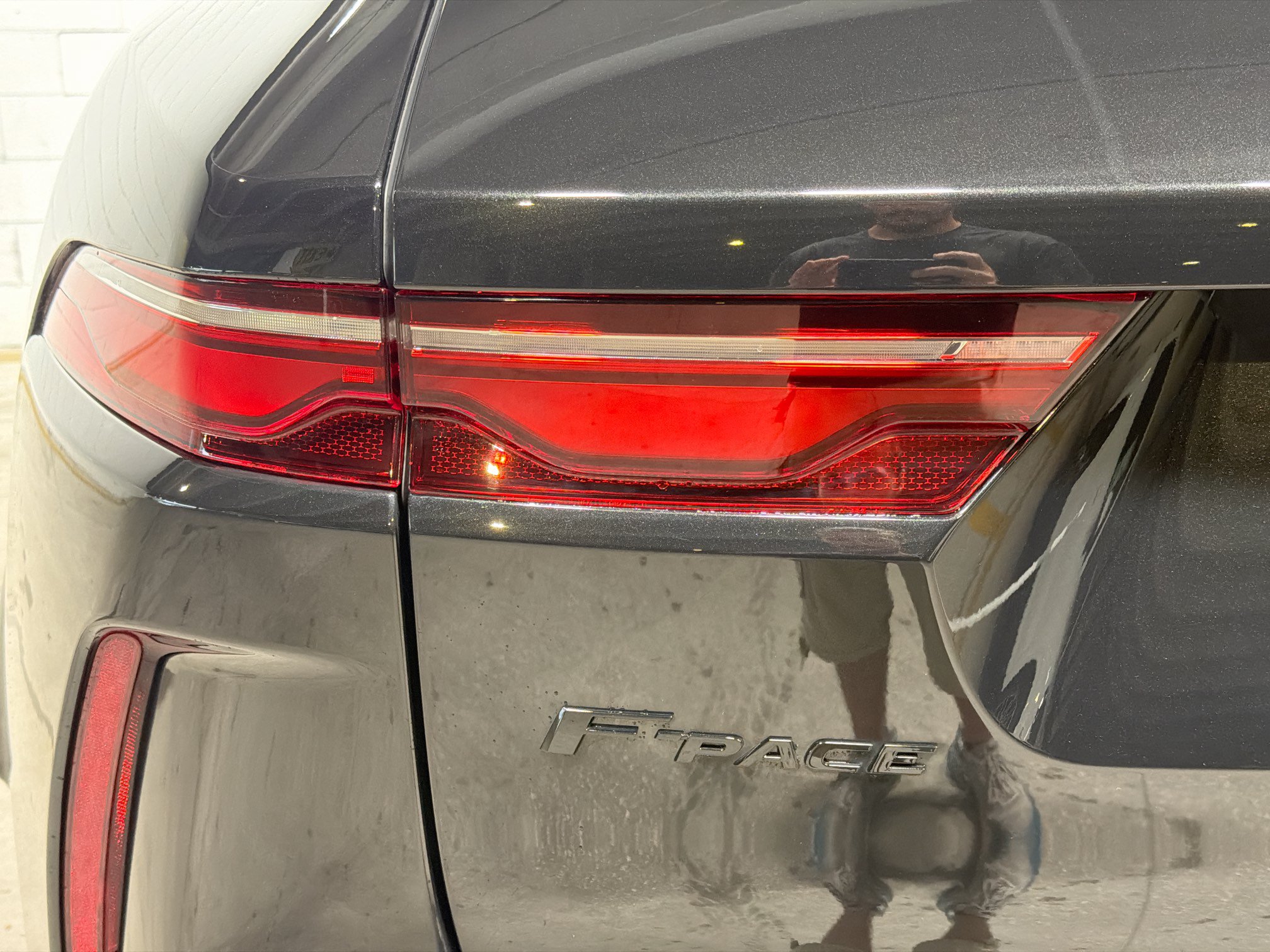 Used 2022 Jaguar F-PACE SVR AWD/4WD image 11
