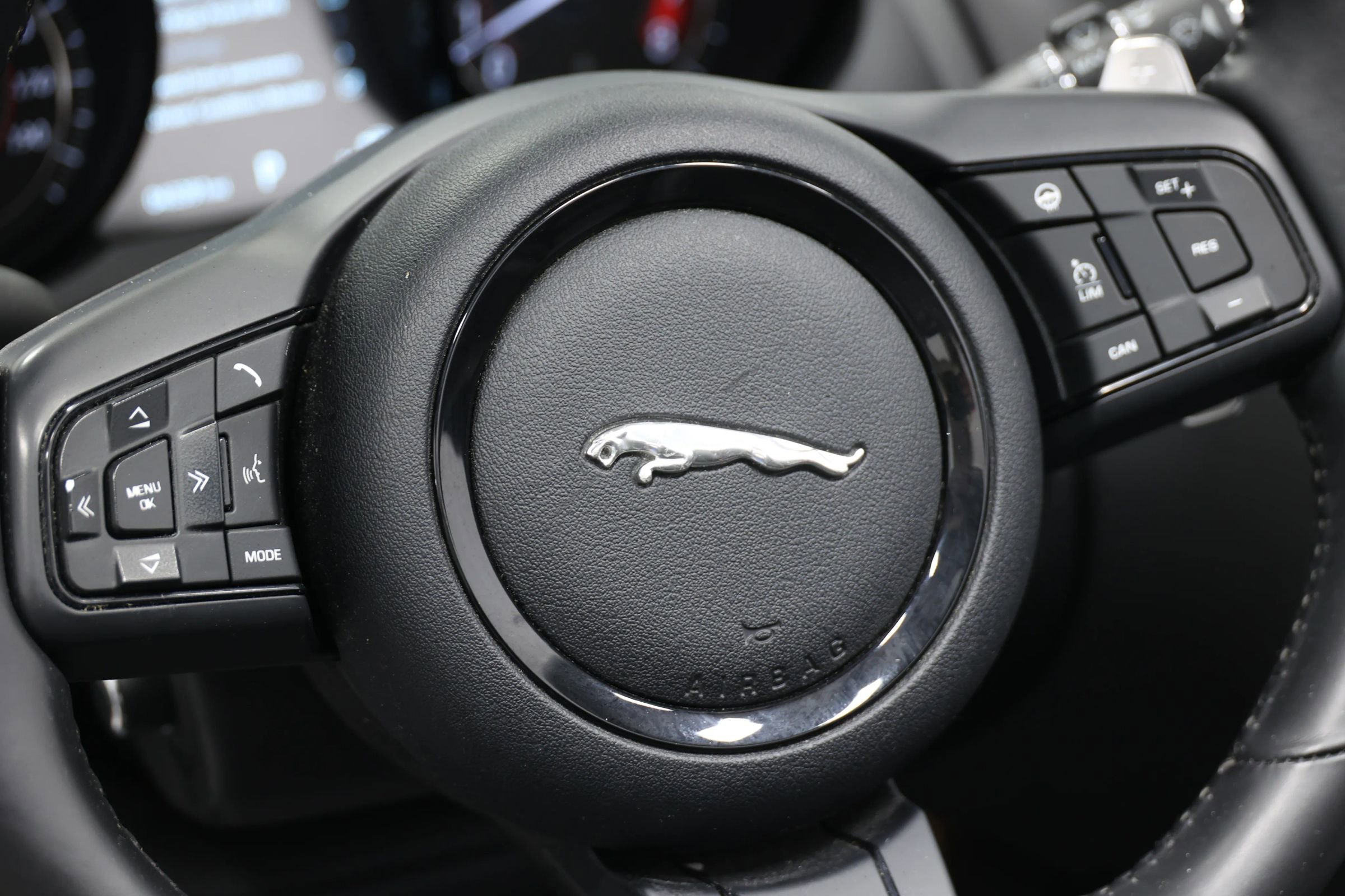 Used 2020 Jaguar F-TYPE Convertible image 23