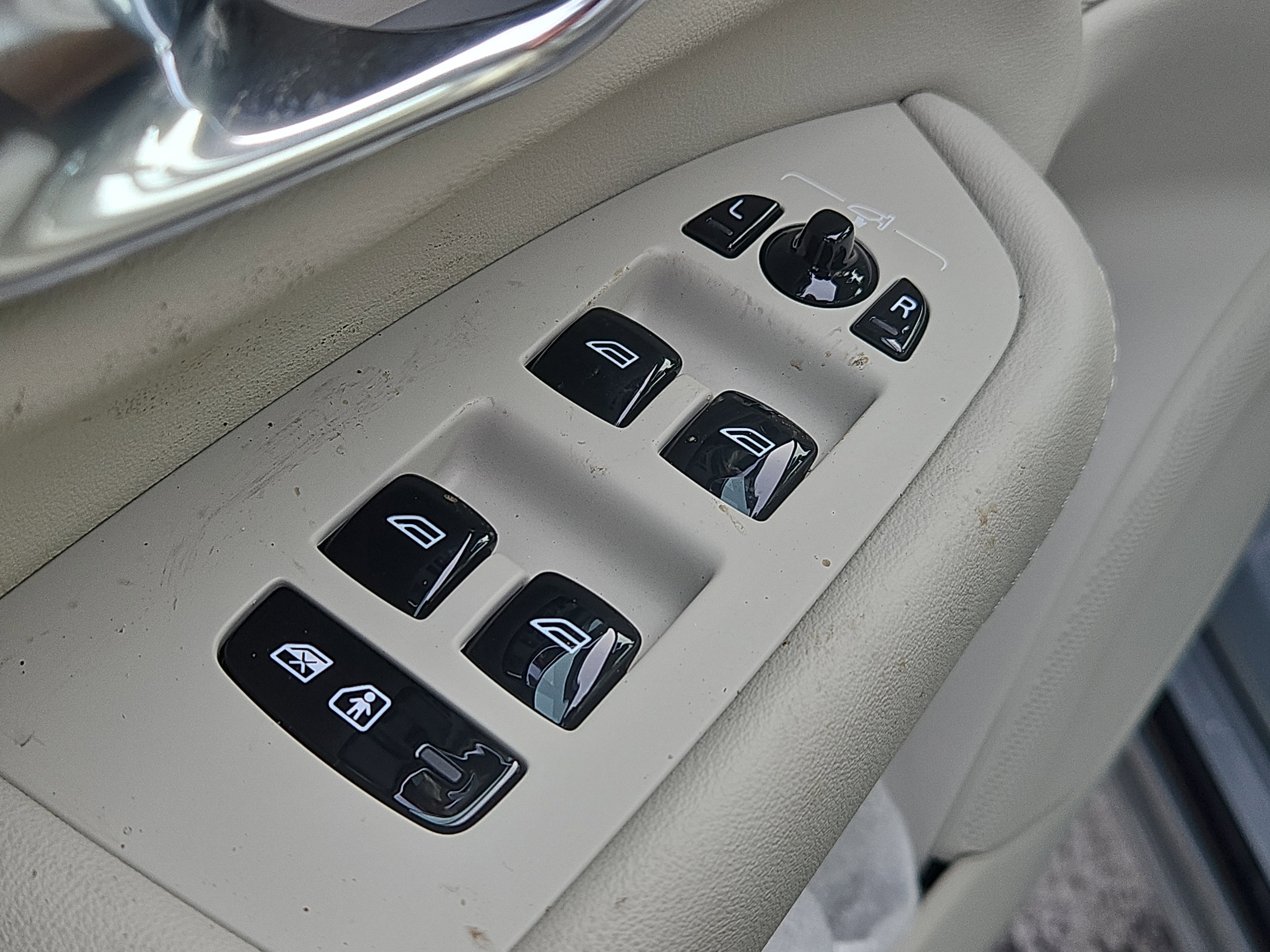 New 2026 Volvo XC90 T8 Ultra w/ Protection Package Premier image 18