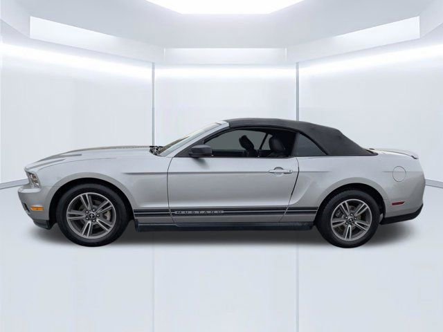 Used 2010 Ford Mustang Convertible image 7