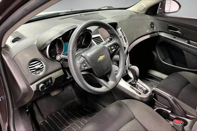Used 2015 Chevrolet Cruze LT FWD image 16