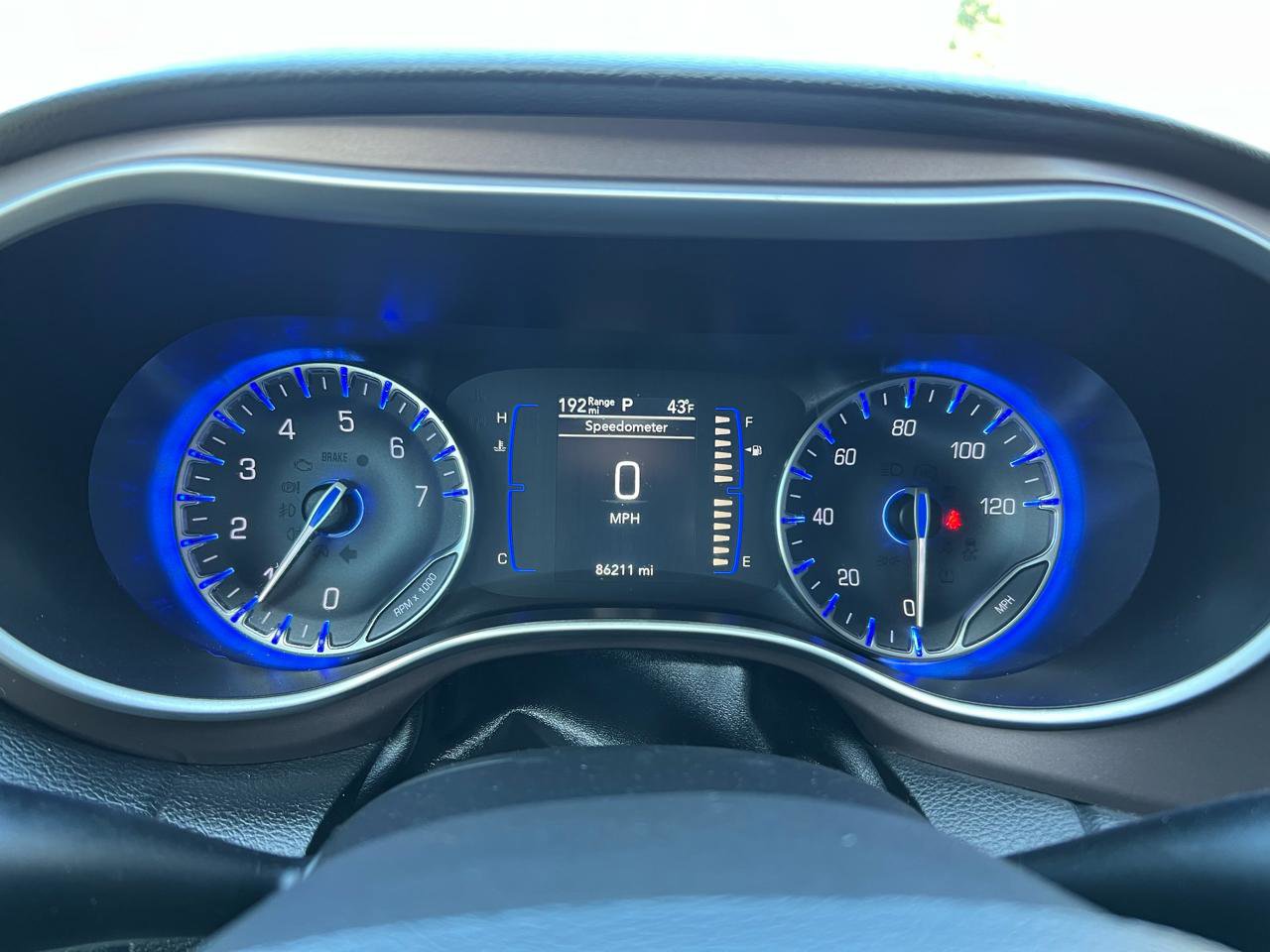 Used 2018 Chrysler Pacifica Touring-L image 18