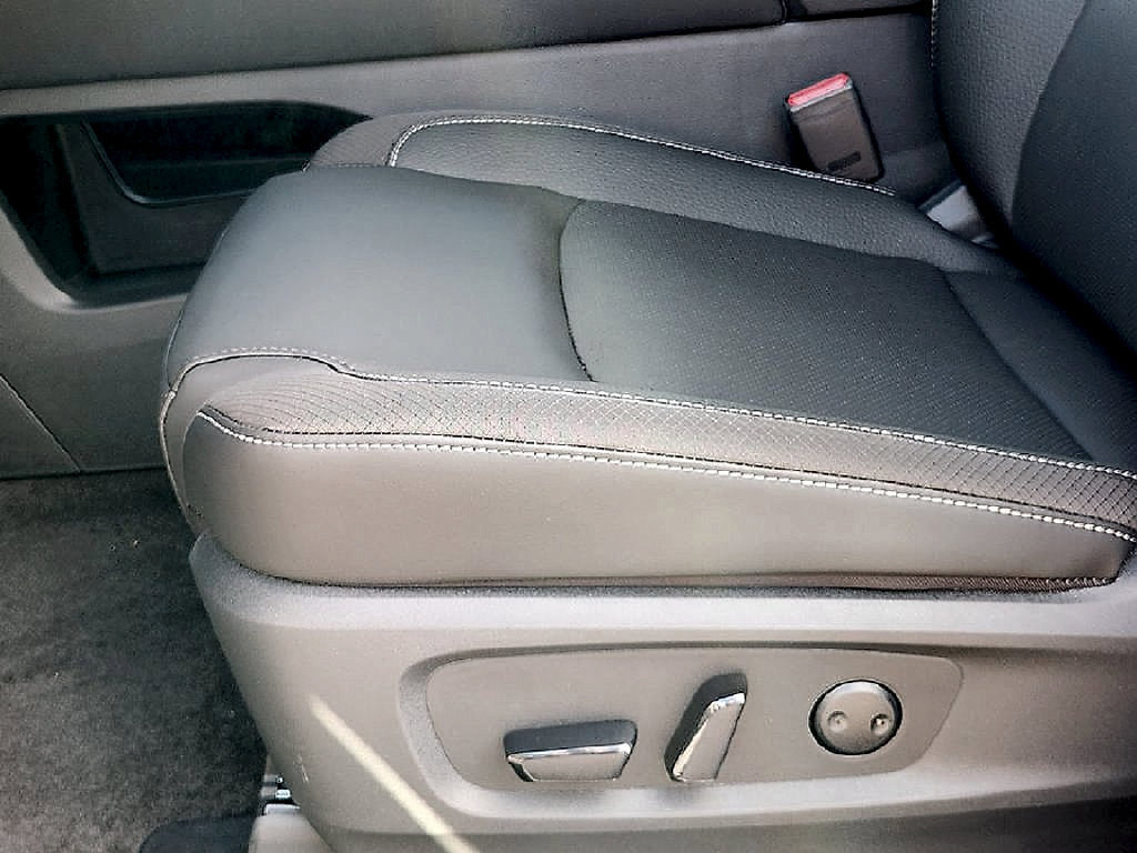 New 2026 Nissan Pathfinder SL FWD image 23