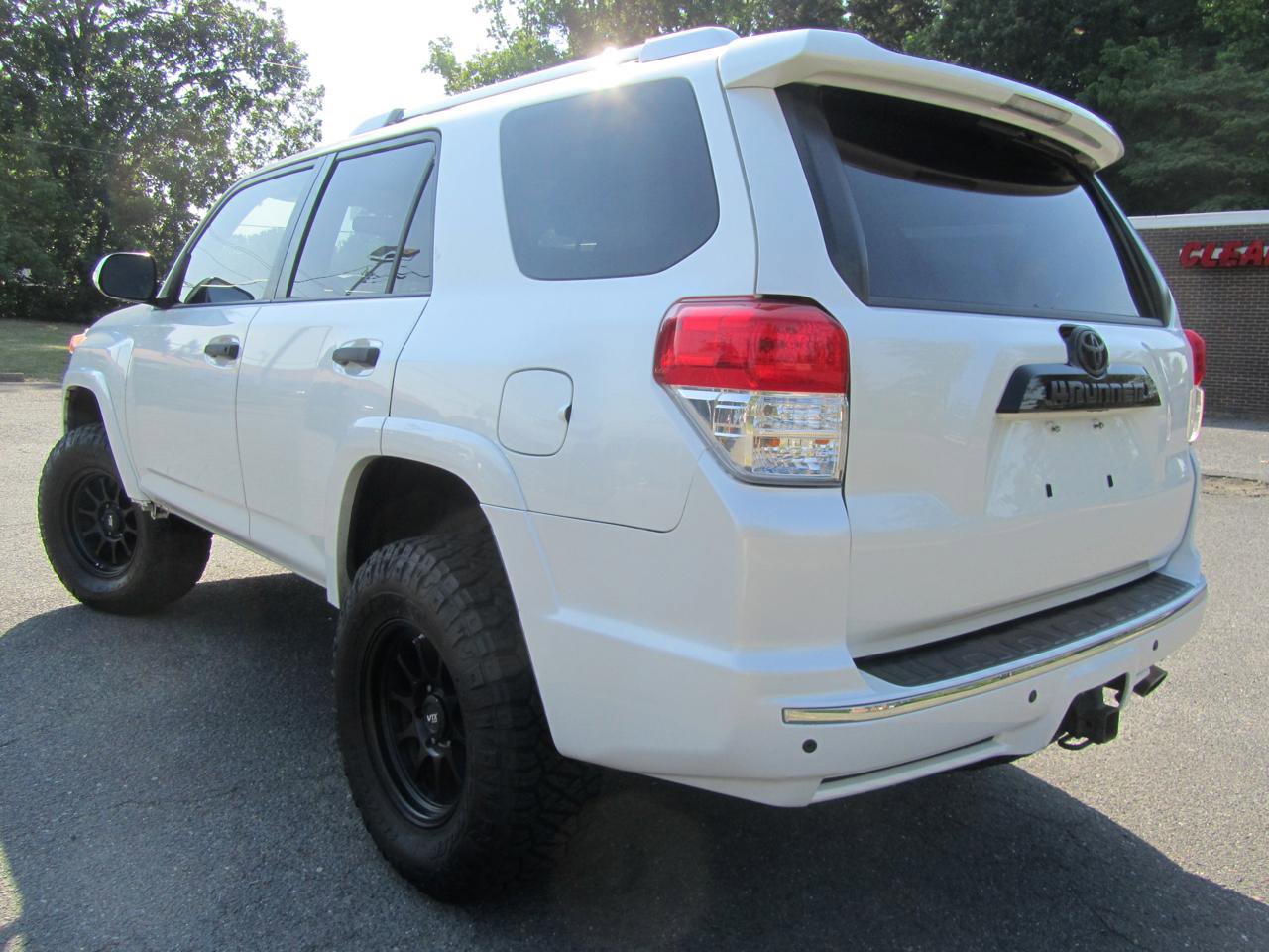 Used 2011 Toyota 4Runner SR5 AWD/4WD image 8