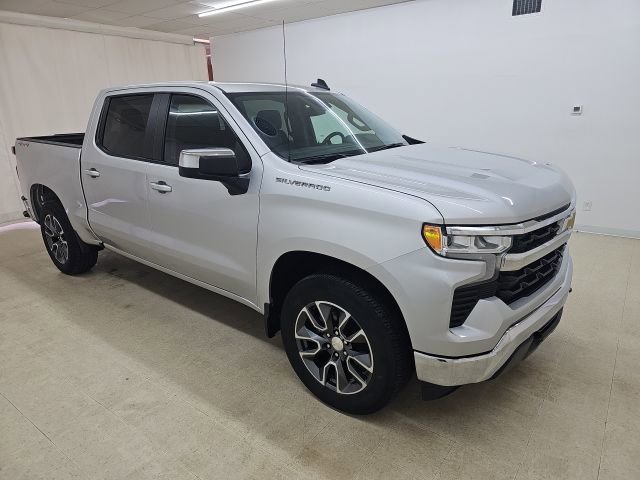 Used 2022 Chevrolet Silverado 1500 LT AWD/4WD image 29