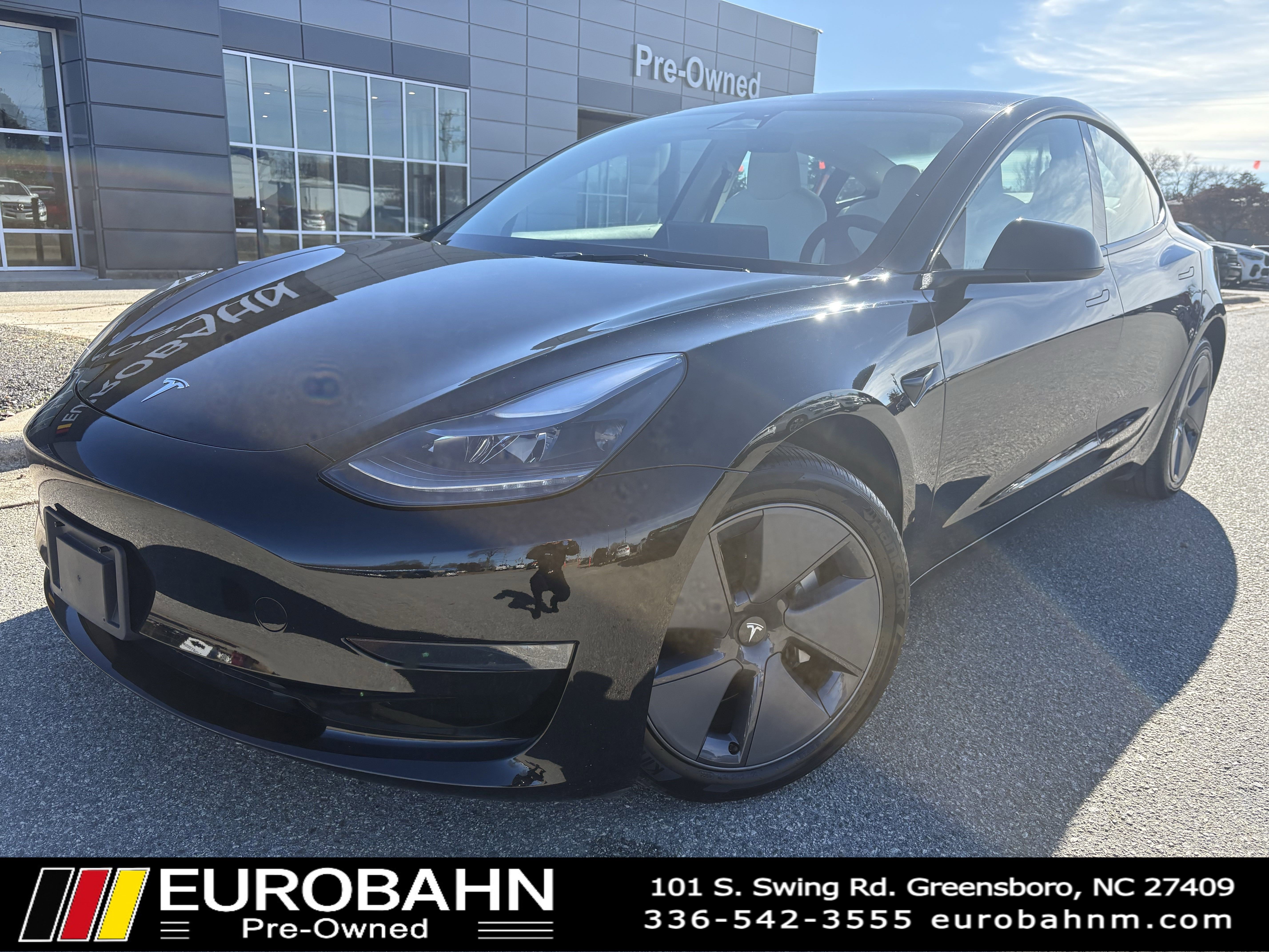 Used 2023 Tesla Model 3 Standard Range image 1