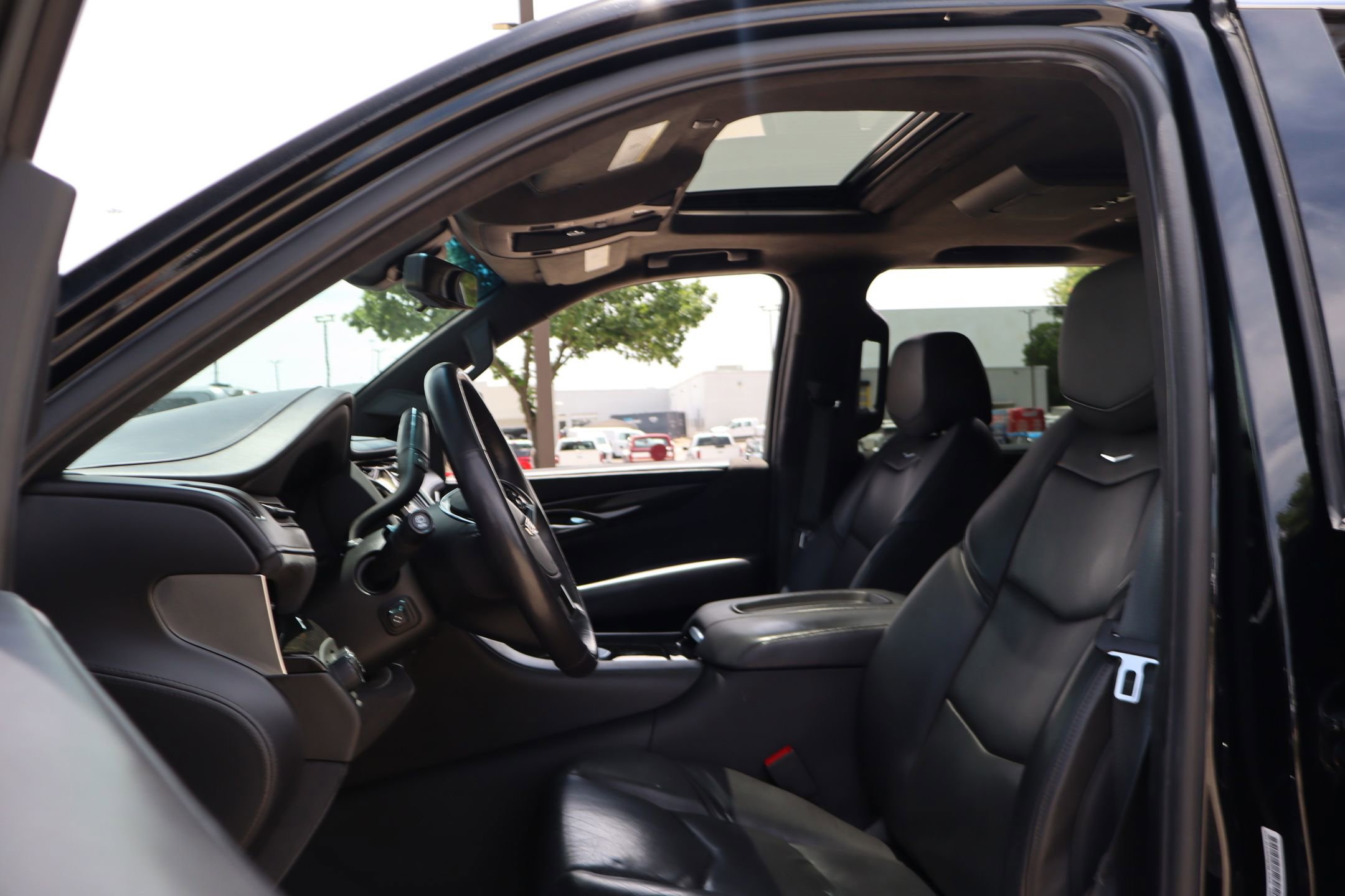 Used 2020 Cadillac Escalade ESV Platinum AWD/4WD image 10
