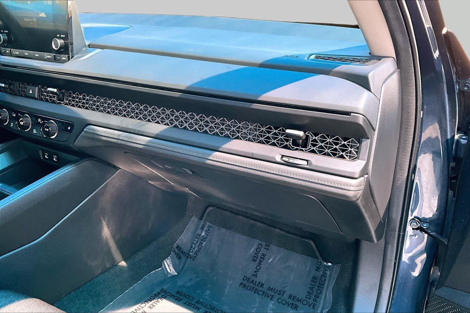 Used 2023 Honda Accord EX image 19