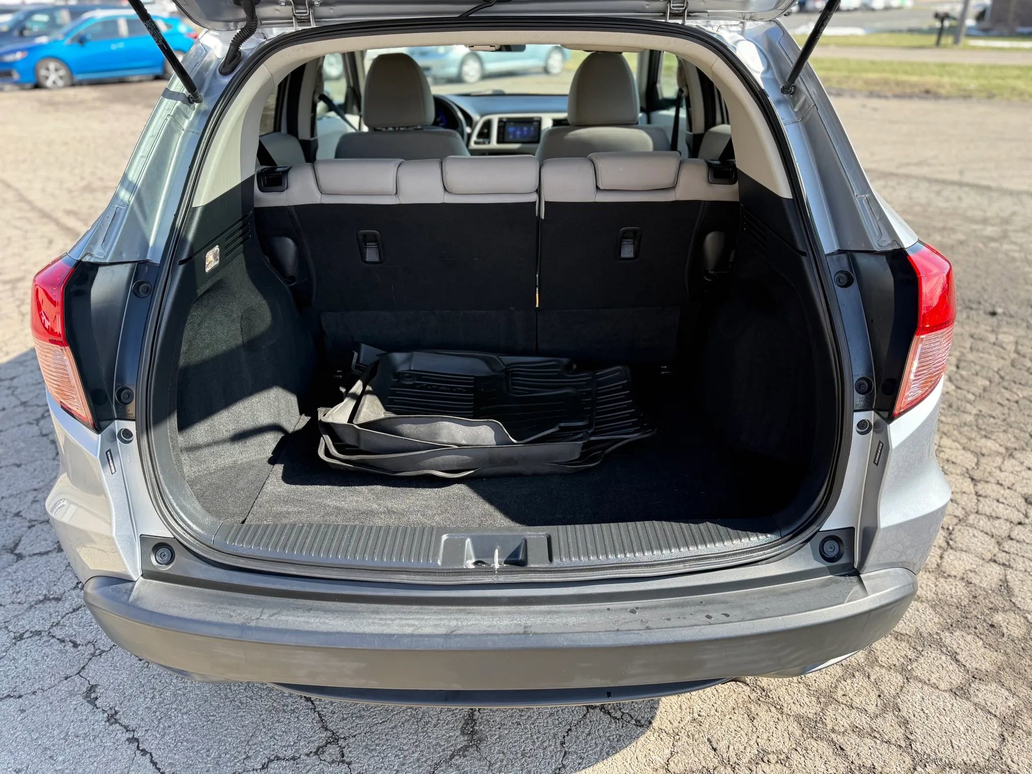 Used 2018 Honda HR-V EX image 7