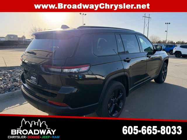 Used 2023 Jeep Grand Cherokee L Laredo image 6