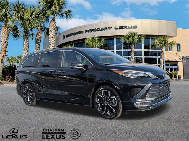 Used 2025 Toyota Sienna Platinum