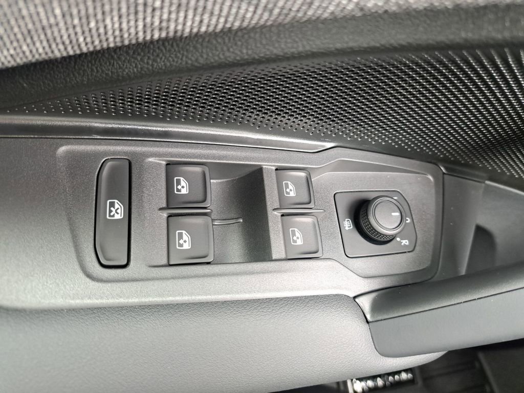 New 2026 Volkswagen Tiguan S image 15