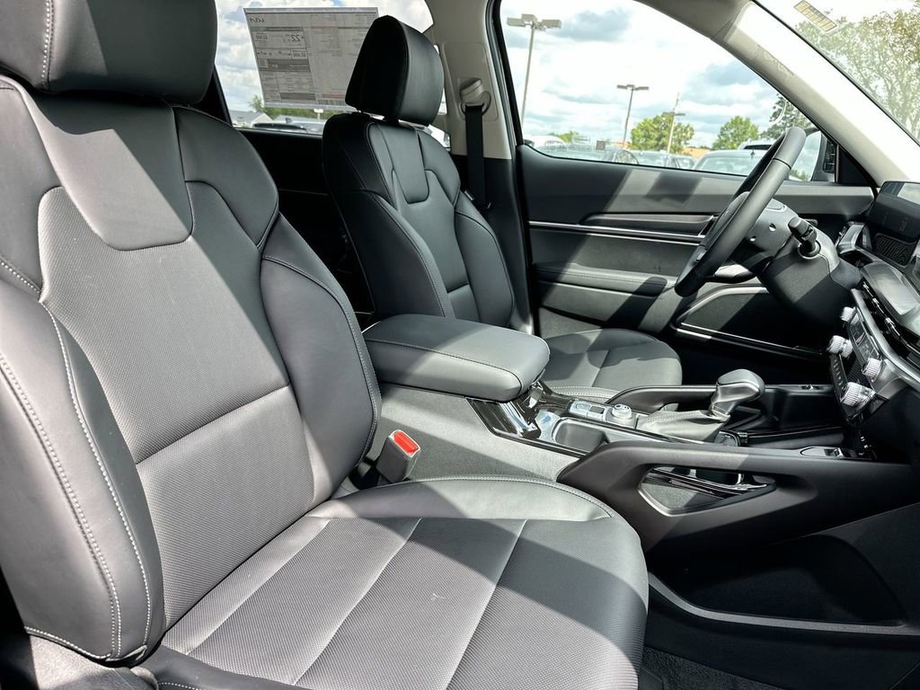 Used 2025 Kia Telluride S image 44