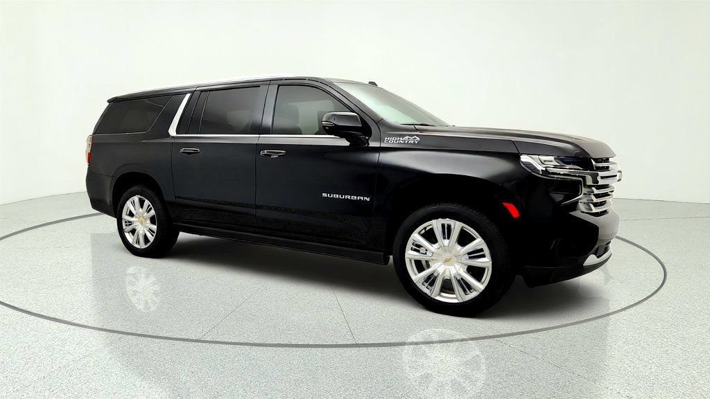 Used 2022 Chevrolet Suburban High Country AWD/4WD image 3