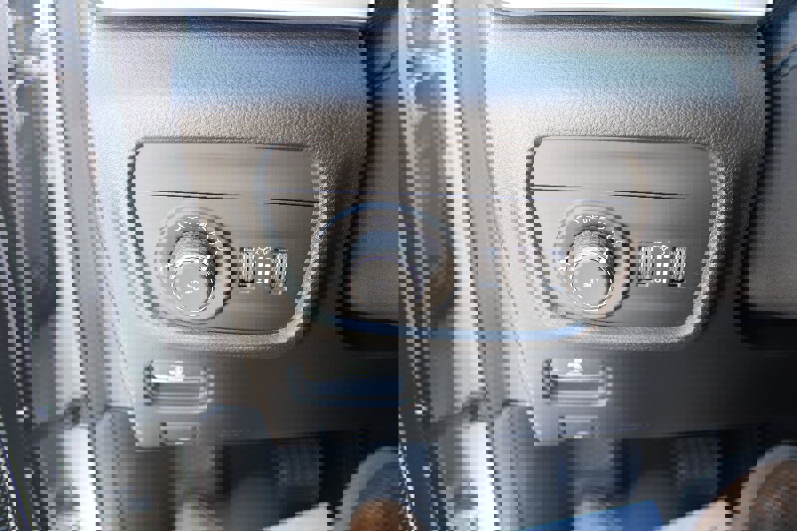 Used 2021 Jeep Grand Cherokee L Overland w/ Luxury Tech Group IV image 13