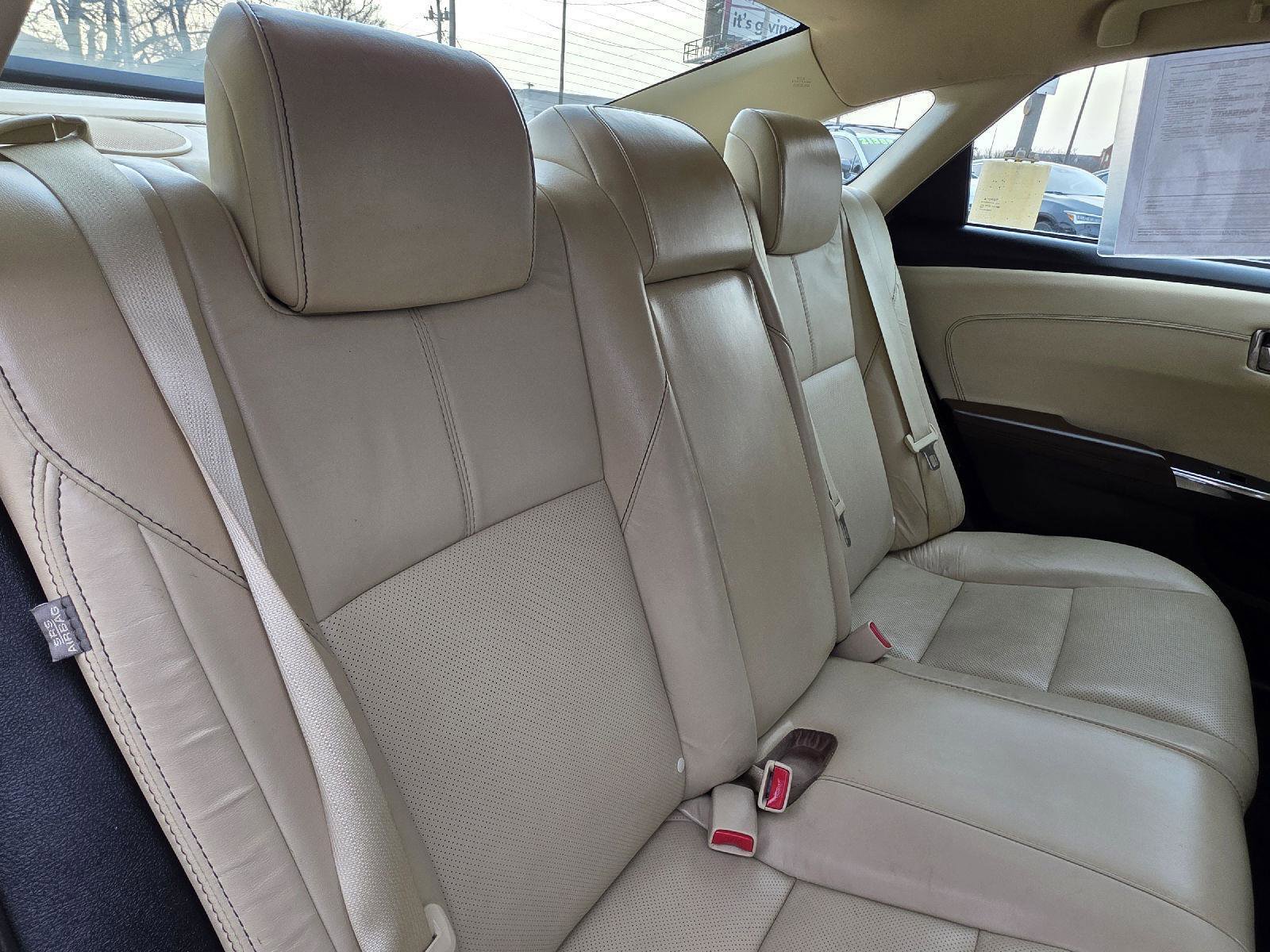 Used 2018 Toyota Avalon Limited FWD image 34