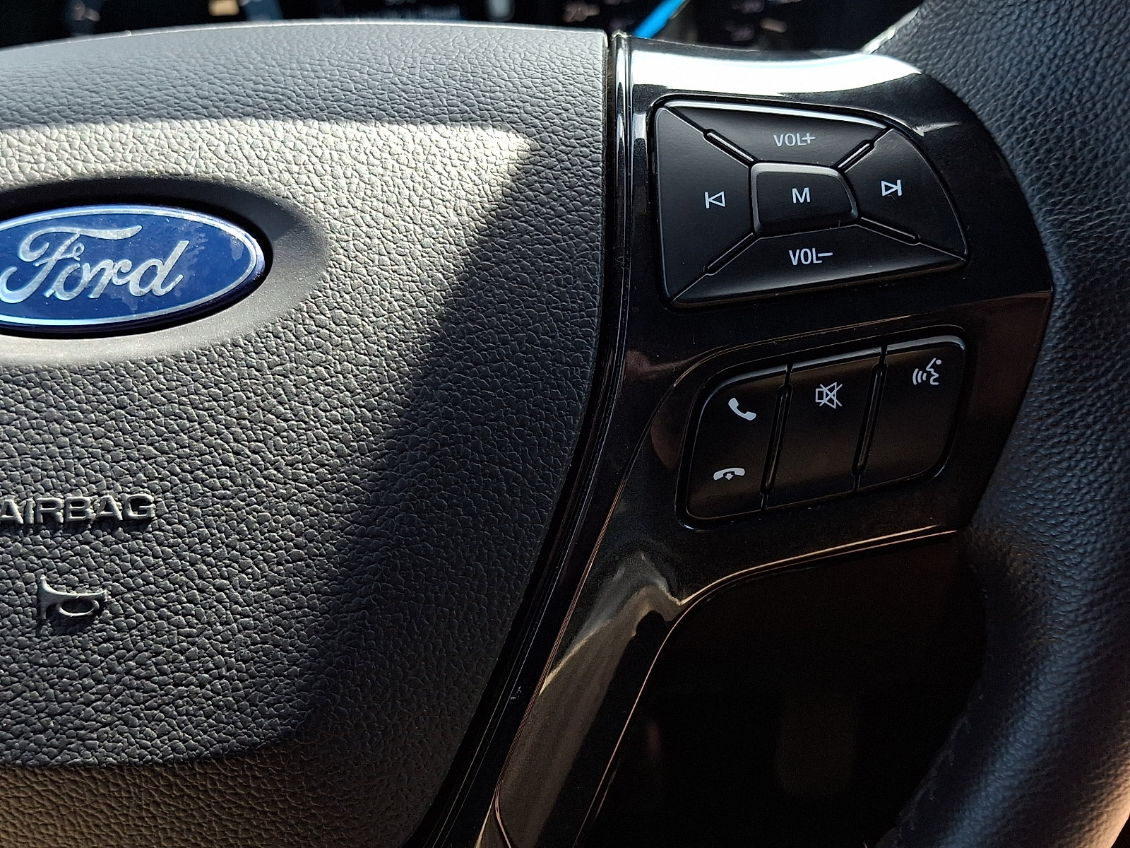 Used 2018 Ford Explorer XLT AWD/4WD image 21