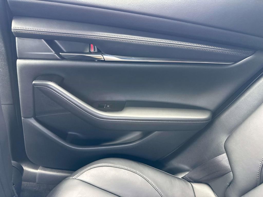 Used 2019 MAZDA MAZDA3 Hatchback FWD image 12
