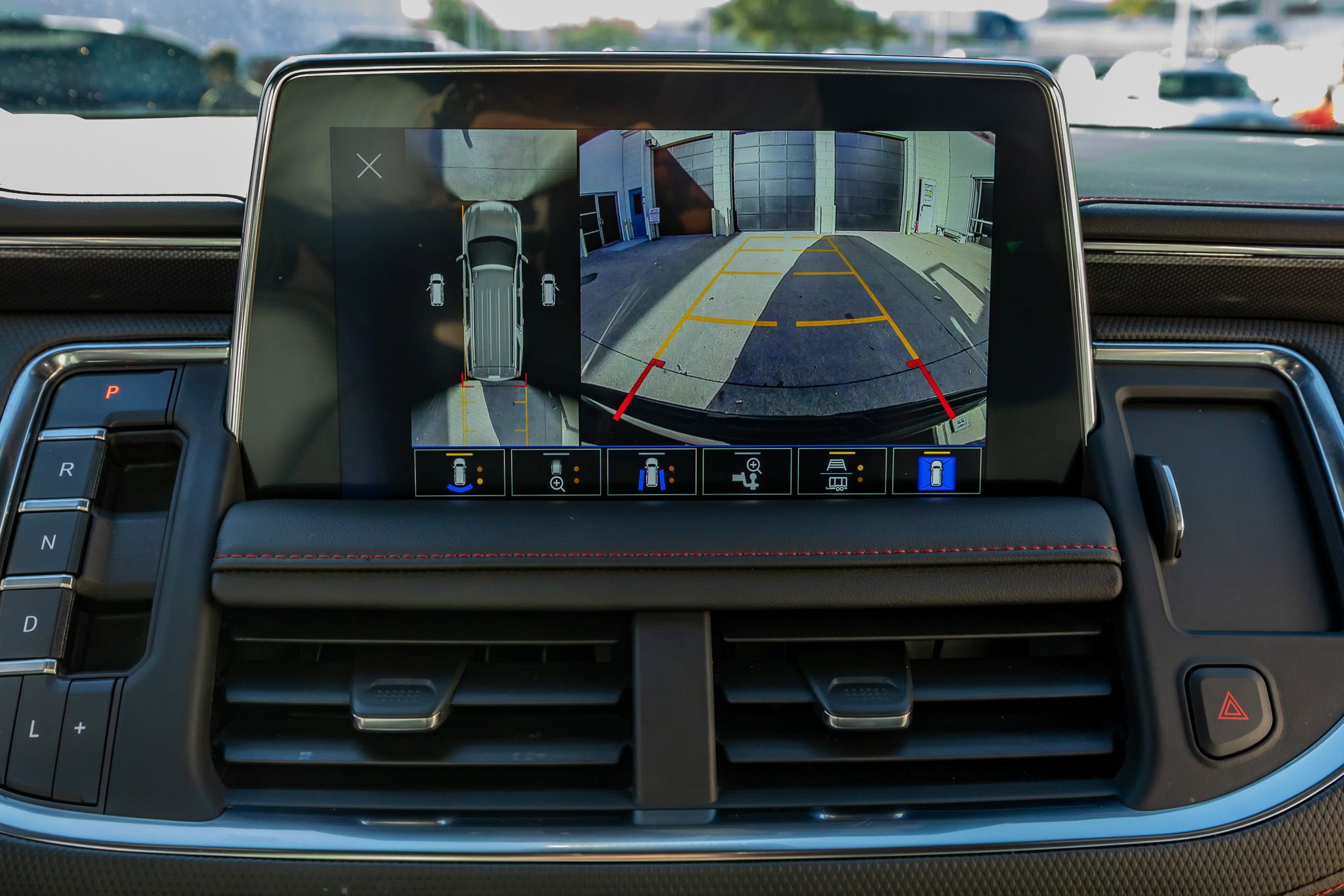 Used 2023 Chevrolet Suburban RST w/ Sport Performance Package image 25