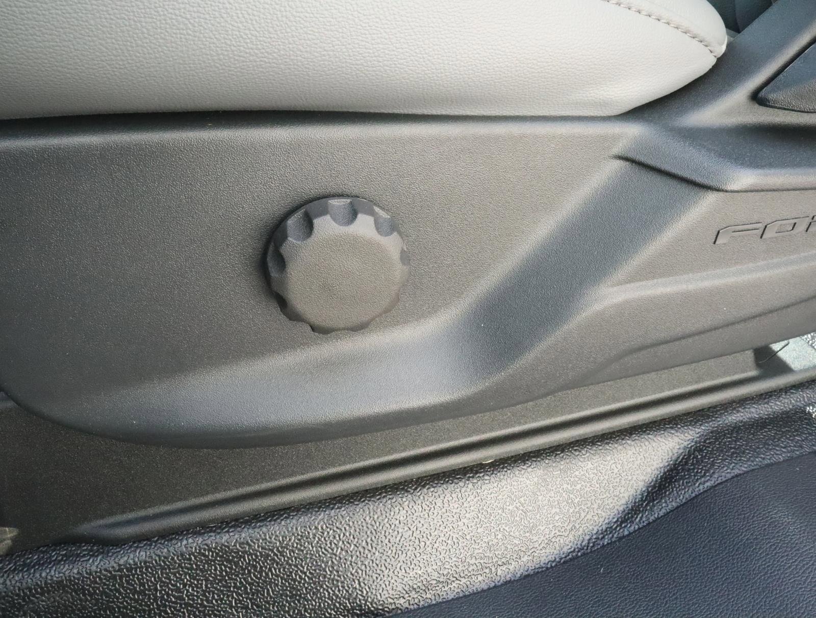 Used 2024 Ford F350 XL w/ XL Chrome Package image 20