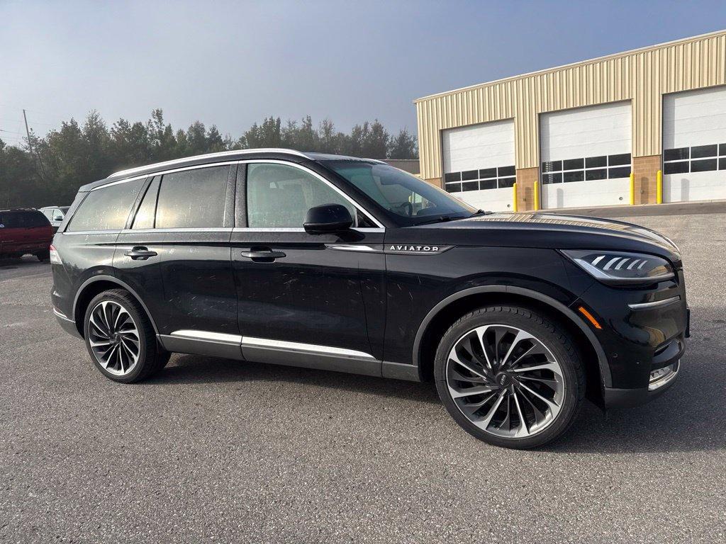 Used 2020 Lincoln Aviator Reserve w/ Equipment Group 201A AWD/4WD image 2