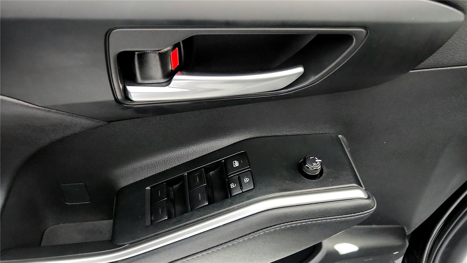 Certified 2024 Toyota Highlander XLE image 24