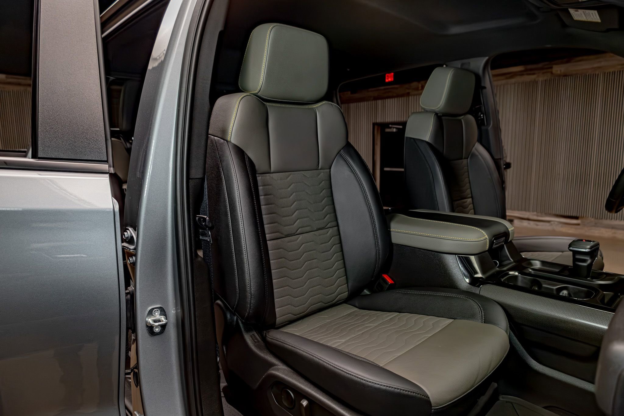 Used 2024 Chevrolet Silverado 1500 ZR2 w/ Technology Package image 31