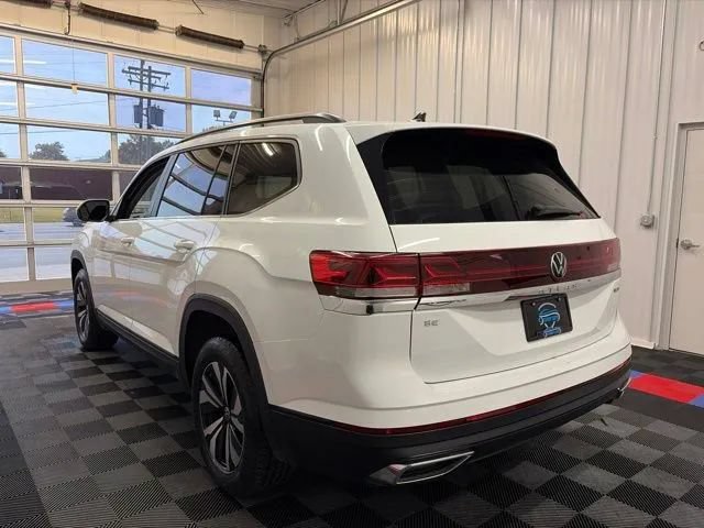 Used 2024 Volkswagen Atlas SE AWD/4WD image 5