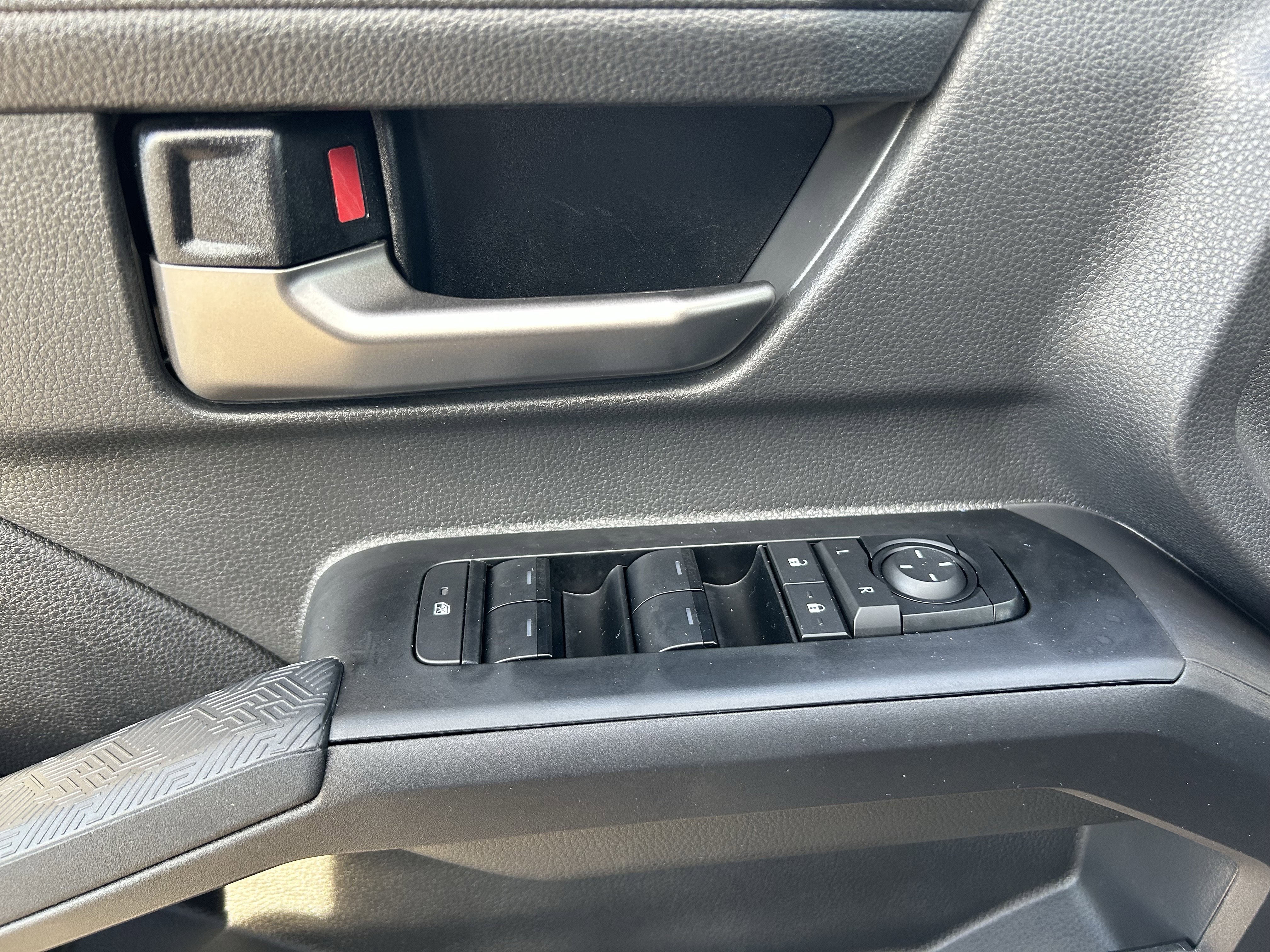 Used 2025 Toyota Tacoma TRD Off-Road image 21