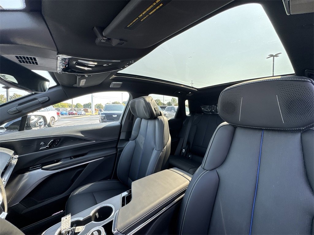 New 2026 Cadillac Lyriq V image 22